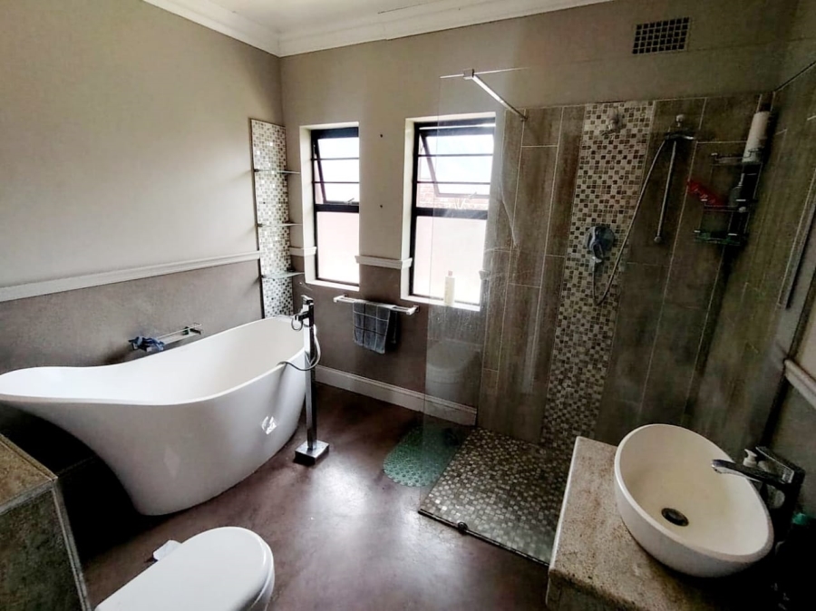 4 Bedroom Property for Sale in Gonubie Eastern Cape